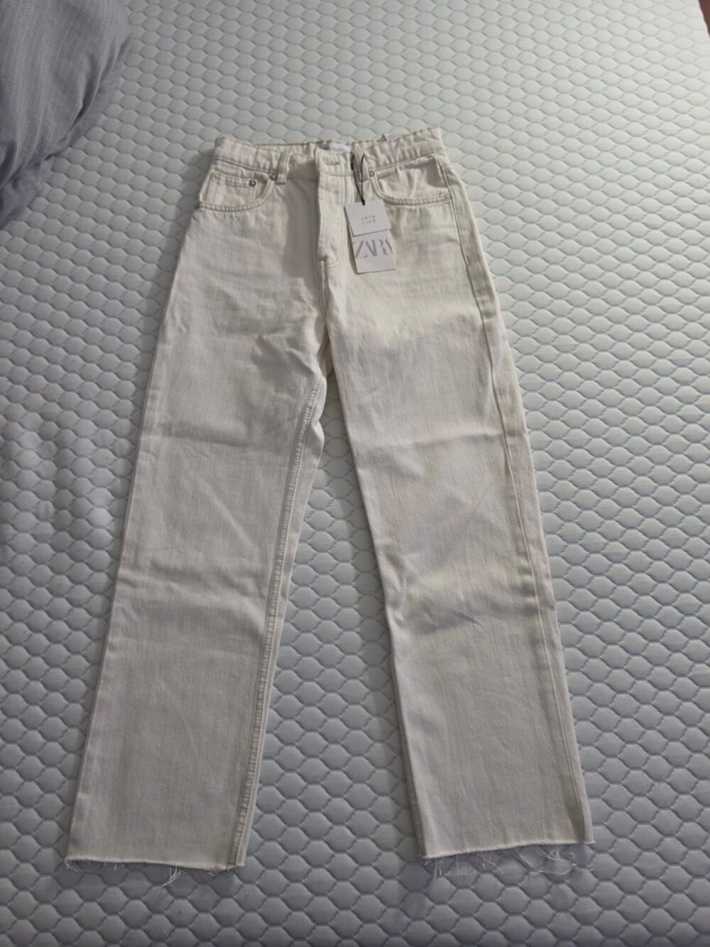 Zara Straight Jeans Cream Women's US 4 EUR 36 NWT